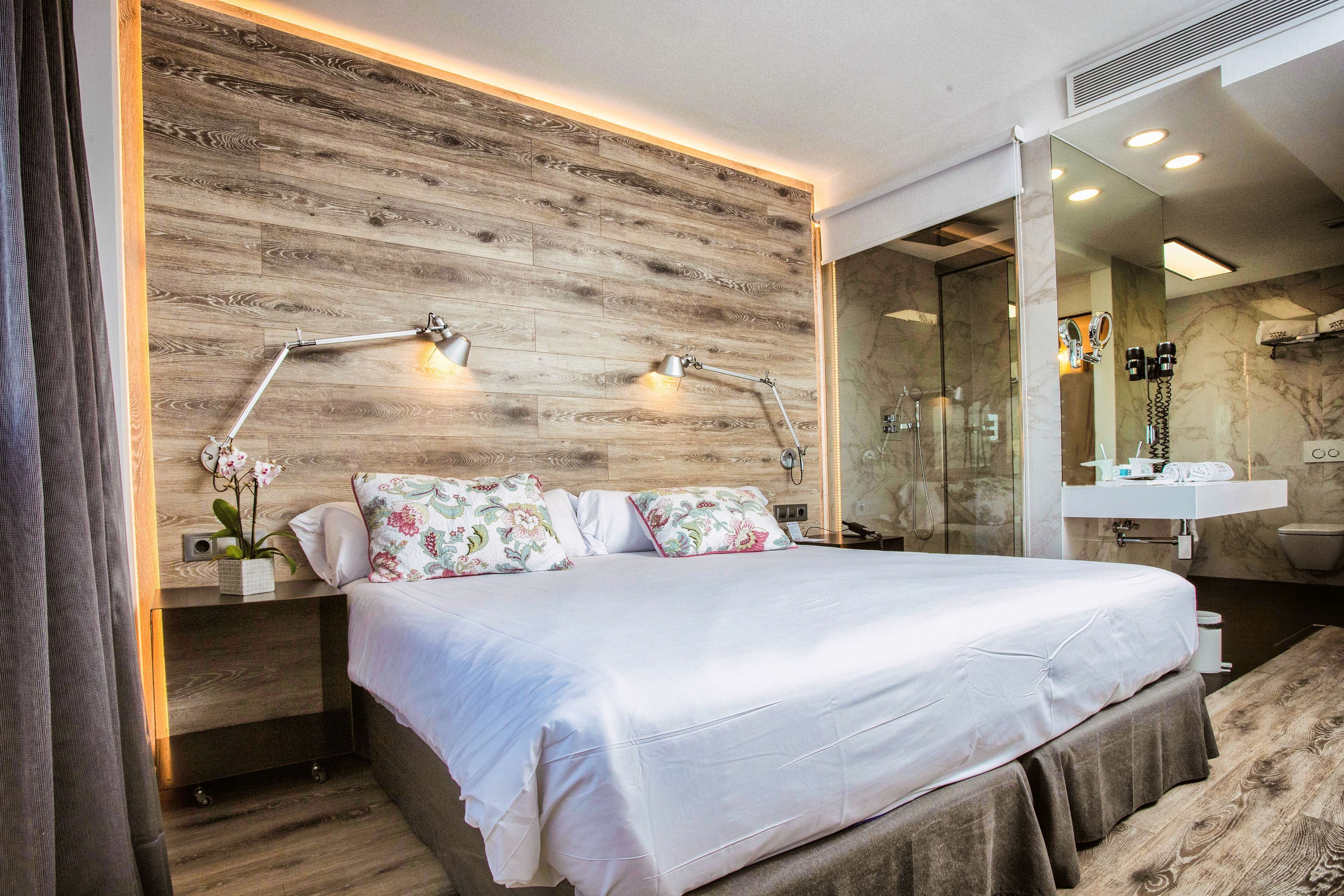 ジュニア スイート キングベッド 1 台 禁煙 | 高級寝具、ピロートップベッド、ミニバー、セーフティボックス (室内)