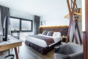 Luxe beddengoed, pillowtop-bedden, een minibar, een kluis op de kamer