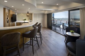 Premium bedding, in-room safe, desk, blackout curtains - Marriott Marquis San Diego Marina (San Diego)