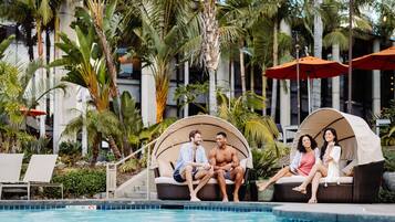 2 albercas al aire libre y camas balinesas (con cargo)