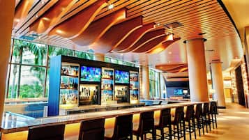 2 Bars/Lounges, Poolbar