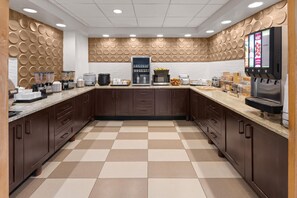 Free daily buffet breakfast - Wingate by Wyndham Cranberry (Cranberry Township)