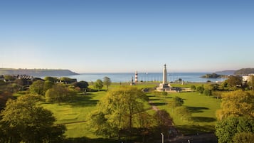 Vista para praia/oceano