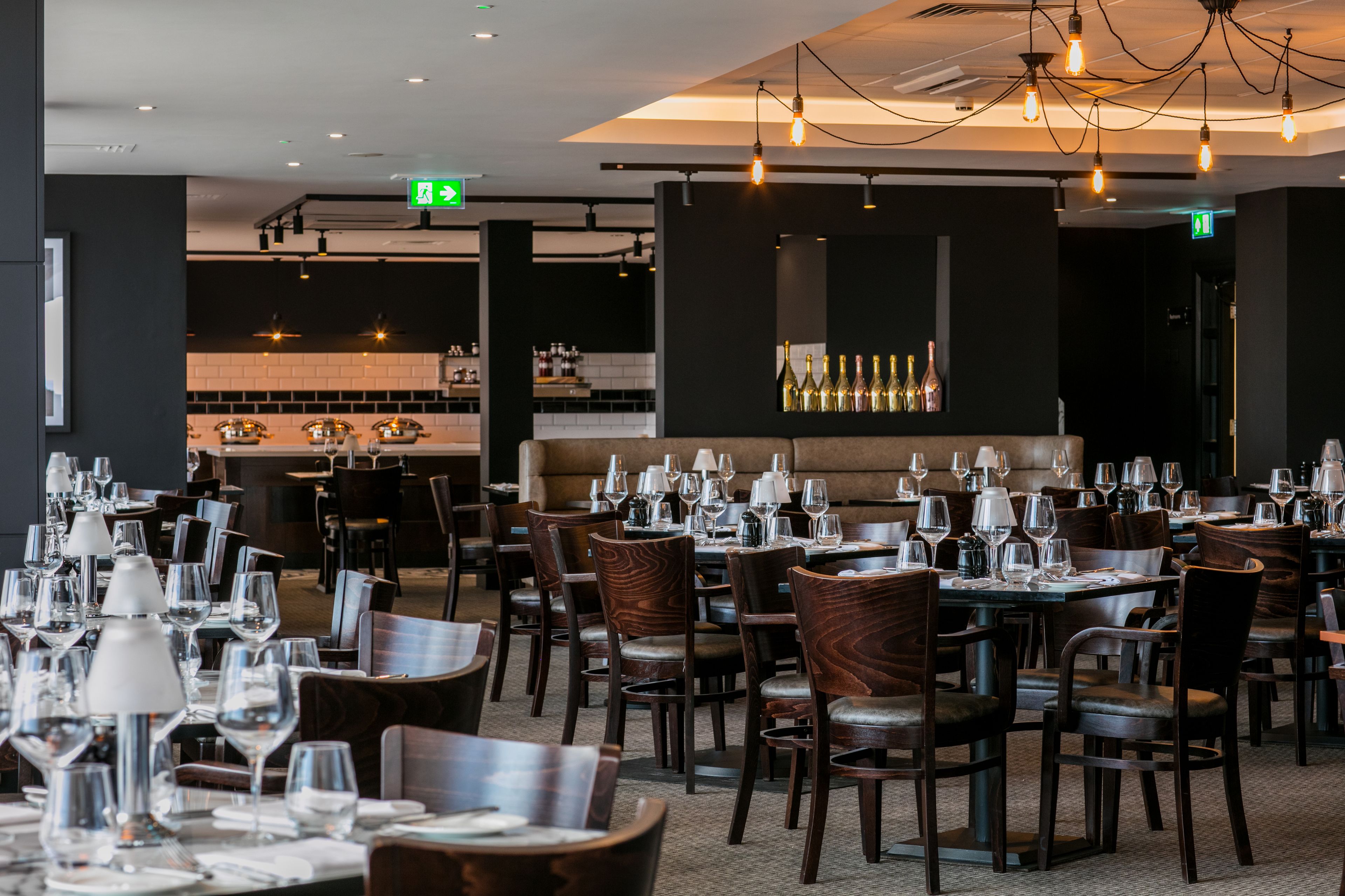 每日供應自助早餐 (每人 GBP19.95)