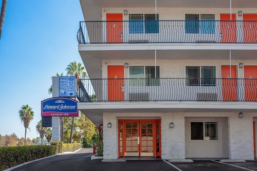 Howard Johnson by Wyndham San Diego Hotel Circle