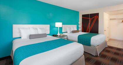 Howard Johnson by Wyndham San Diego Hotel Circle