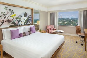 Minibar, safe på rommet, skrivebord og skrivebord for bærbar PC