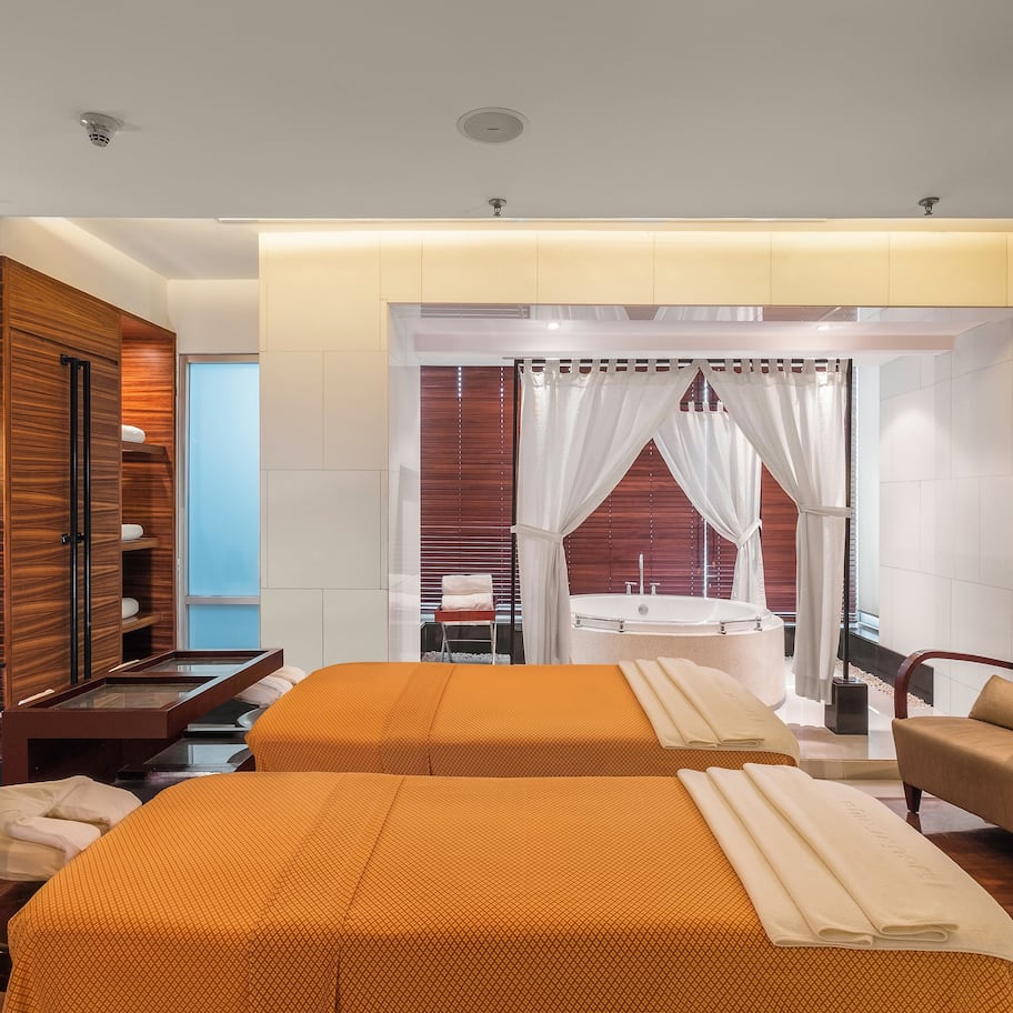 Sauna, steam room, aromatherapy, Swedish massages, Thai massages