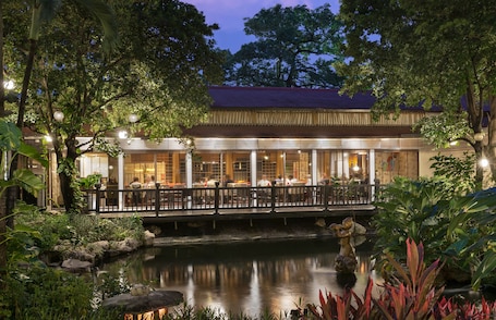 Garden. Dusit Thani Manila