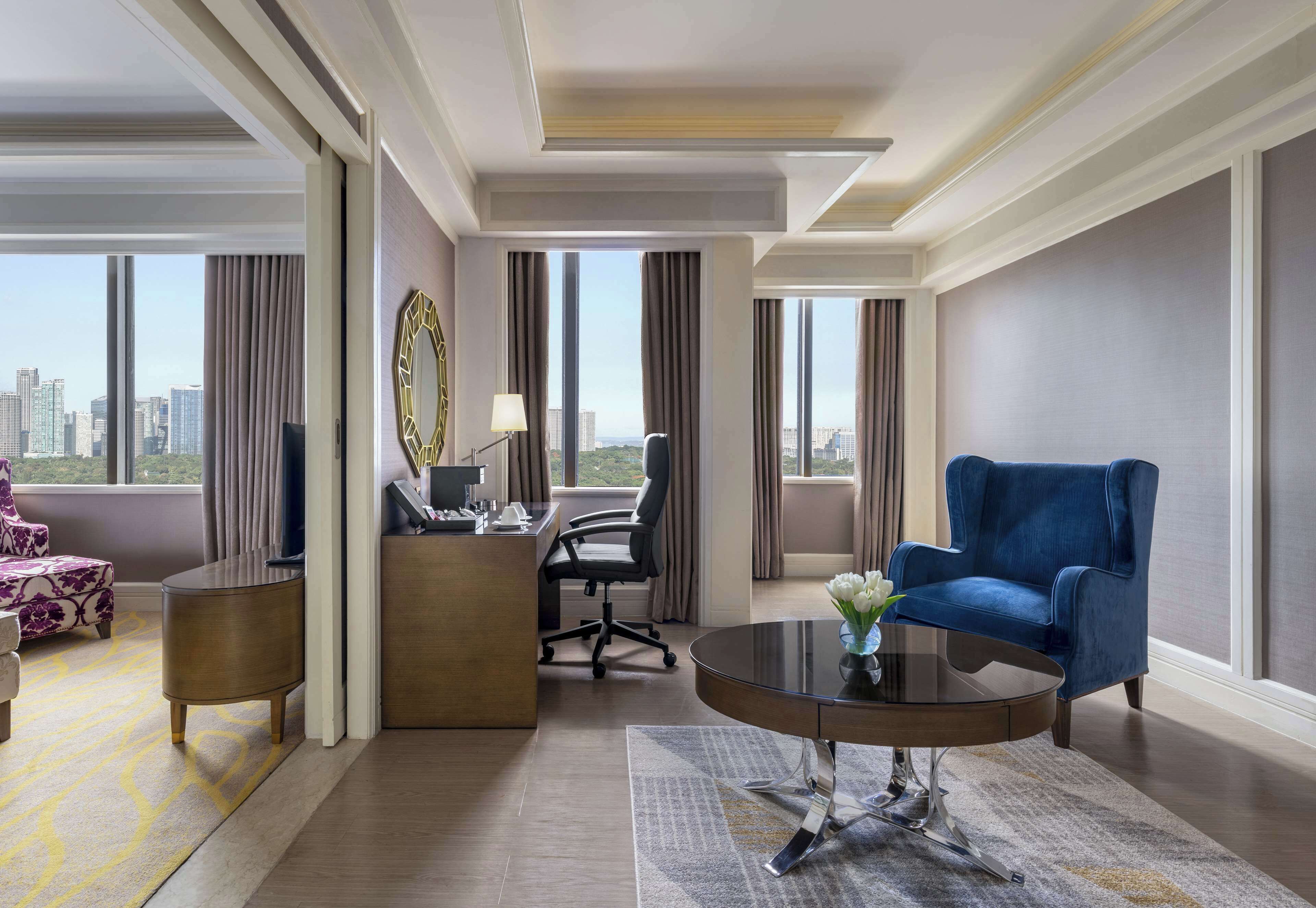 minibar, in-room safe, desk, laptop workspace