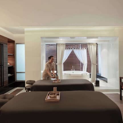 Sauna, steam room, aromatherapy, Swedish massages, Thai massages