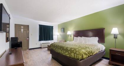 Econo Lodge Inn & Suites Knoxville East