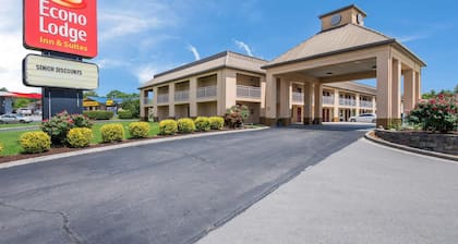 Econo Lodge Inn & Suites Knoxville East