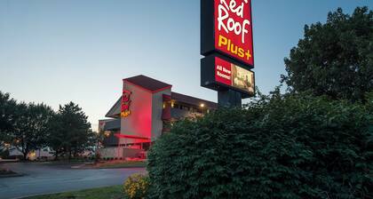 Red Roof Inn PLUS+ St Louis - Forest Park/ Hampton Ave