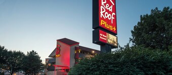 Red Roof Inn PLUS+ St Louis - Forest Park/ Hampton Ave