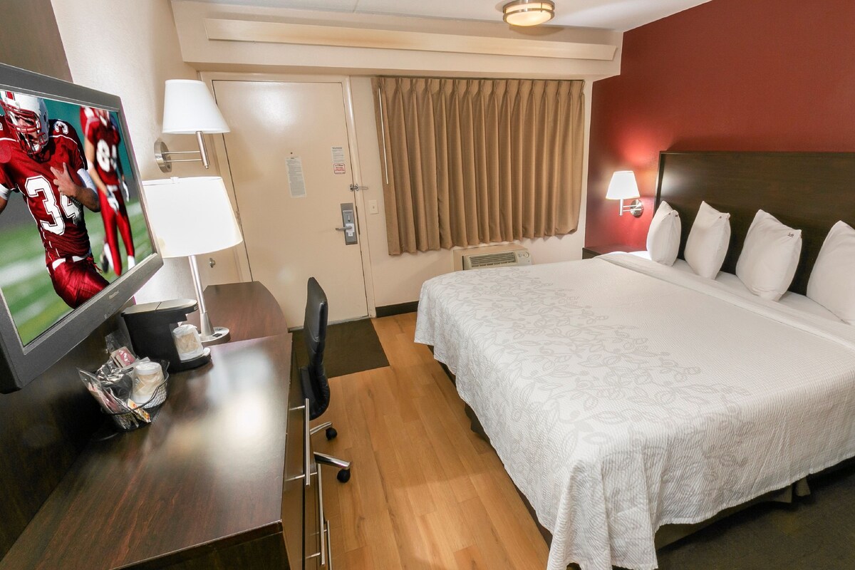 In-room safe, desk, blackout drapes, iron/ironing board (on request)