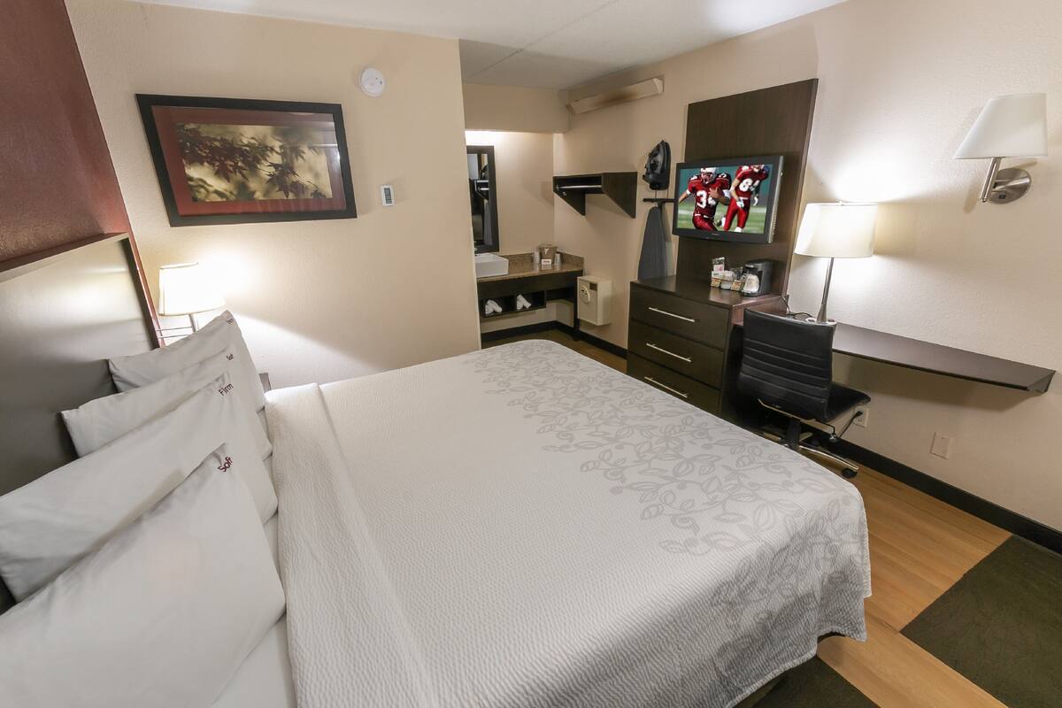 In-room safe, desk, blackout drapes, iron/ironing board (on request)