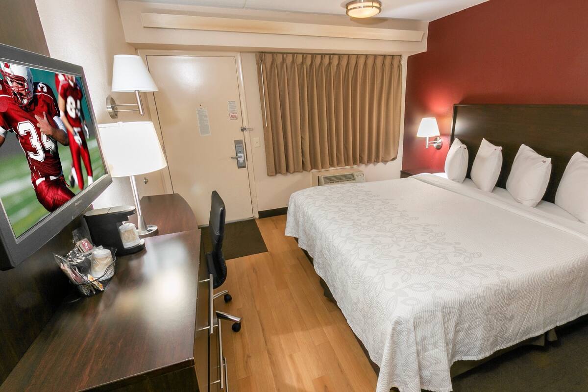 In-room safe, desk, blackout drapes, iron/ironing board (on request)