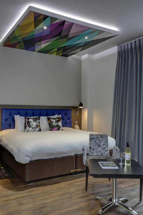 Premium bedding, desk, iron/ironing board, free cribs/infant beds