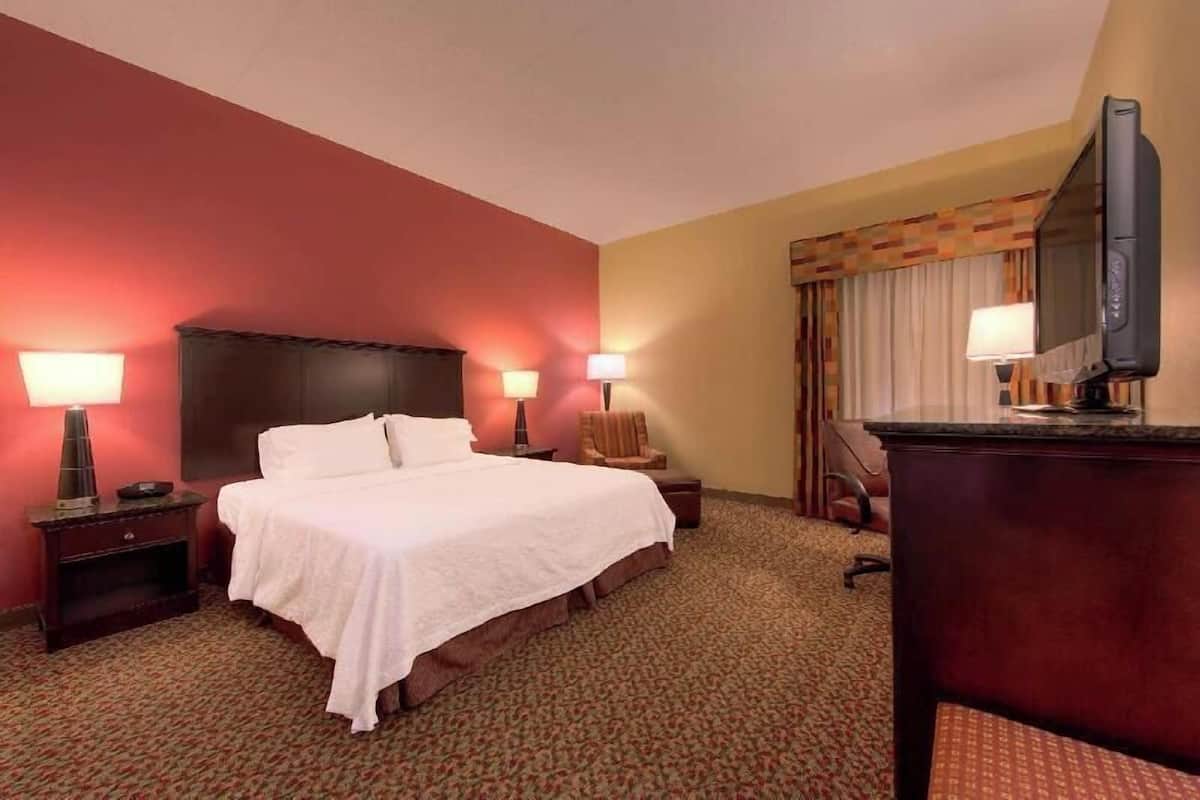 In-room safe, desk, iron/ironing board, free WiFi