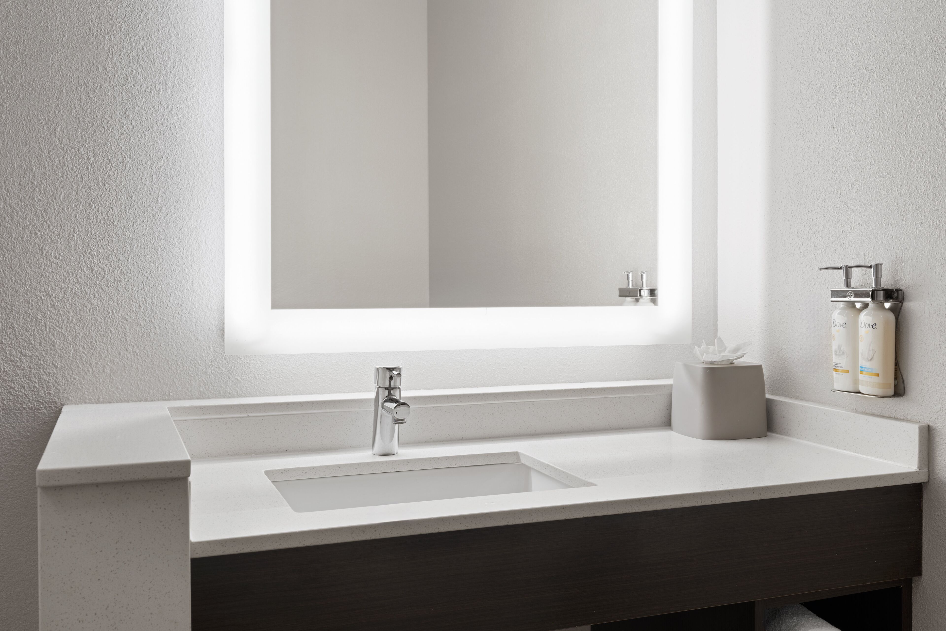 free toiletries, towels