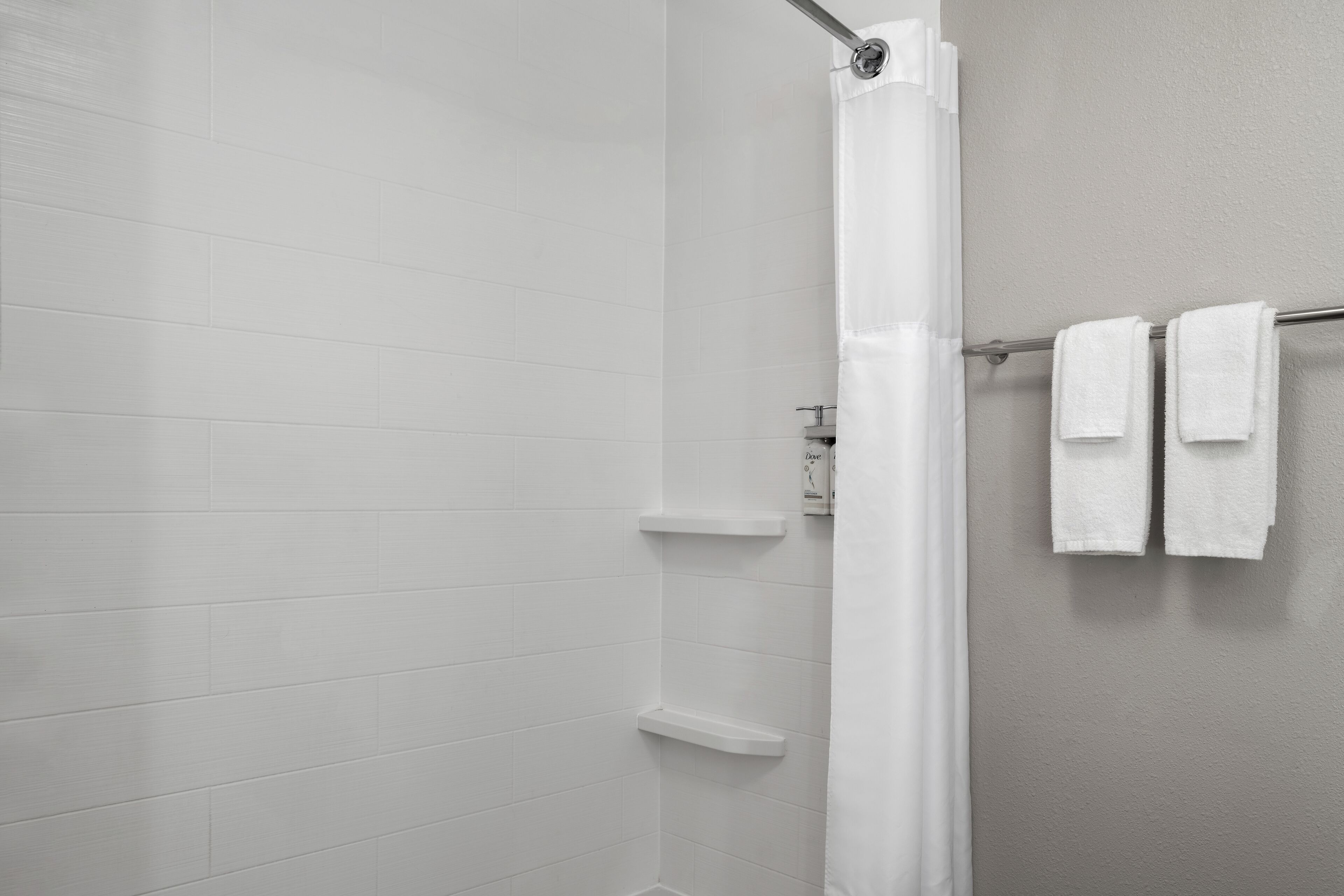 free toiletries, towels