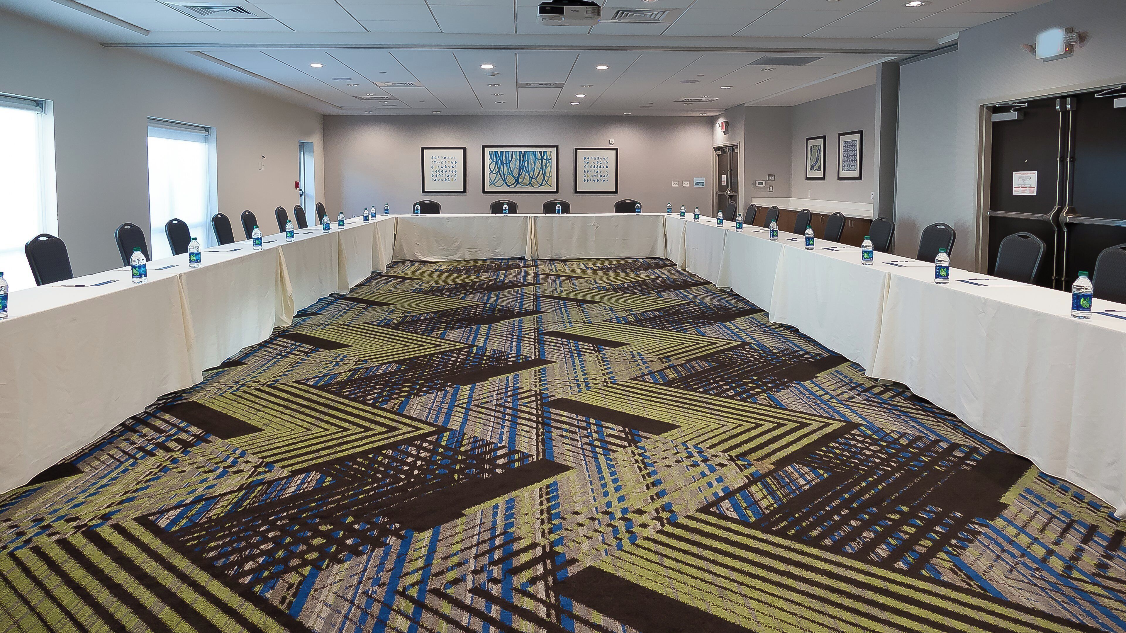 Photo - Holiday Inn Express & Suites Tampa East  Ybor City