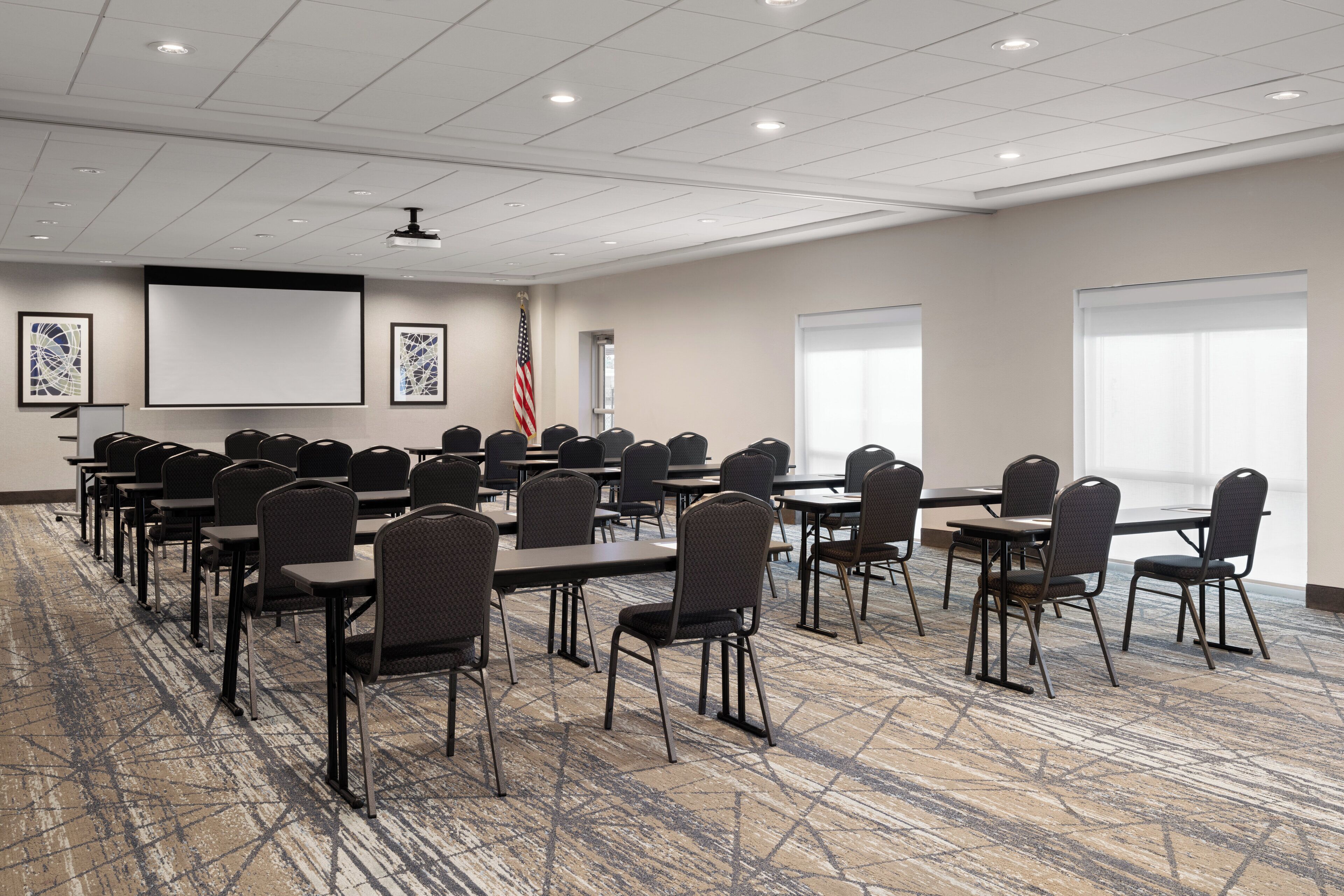 Photo - Holiday Inn Express & Suites Tampa East  Ybor City