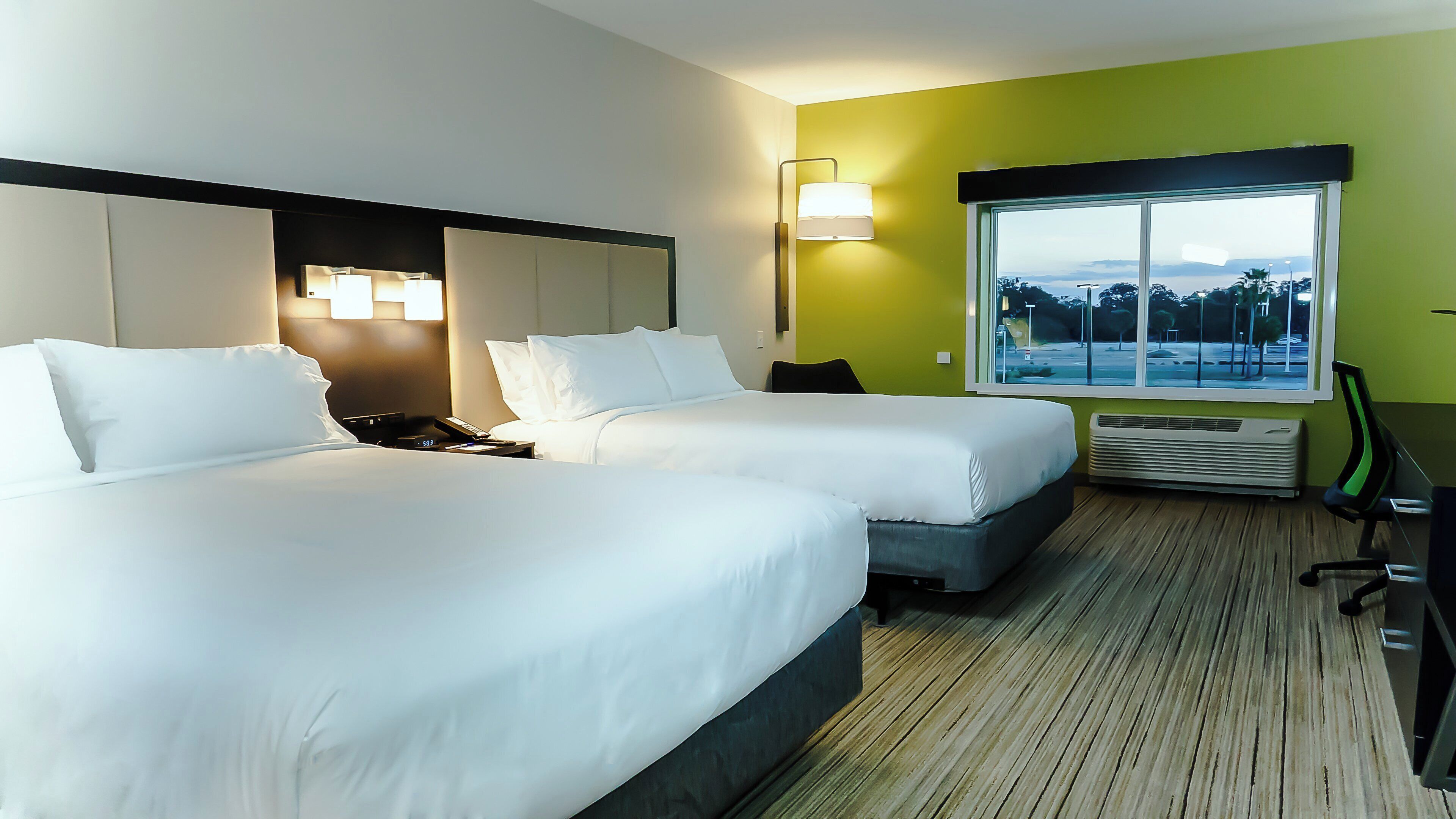 Photo - Holiday Inn Express & Suites Tampa East  Ybor City