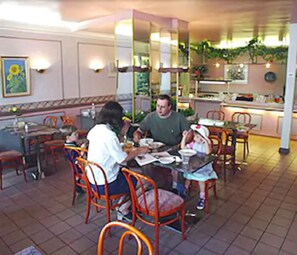 Petit-déjeuner buffet compris tous les jours