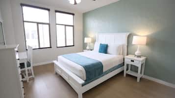 Suite, 1 King Bed with Sofa bed | Memory foam beds, in-room safe, desk, laptop workspace