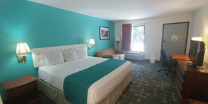 Room, 1 King Bed, Non Smoking - Howard Johnson by Wyndham Chattanooga Lookout Mountain I-24 (Chattanooga)