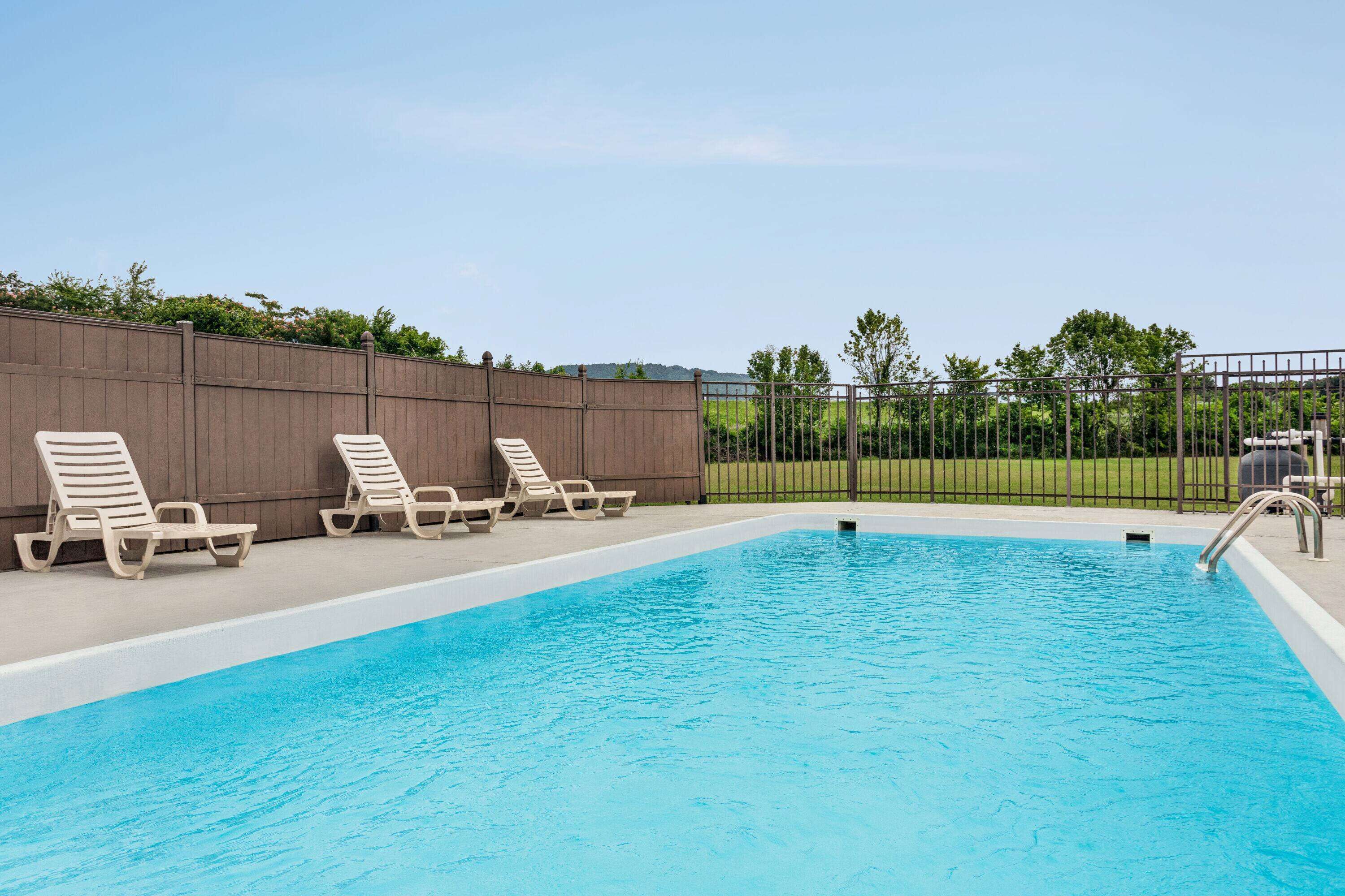 Piscina externa sazonal