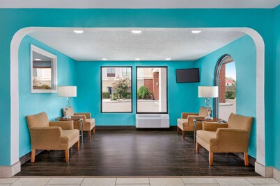 Howard Johnson by Wyndham Chattanooga Lookout Mountain I-24