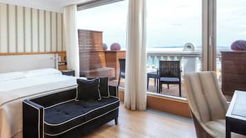 Double Room, 1 Queen Bed, Terrace, Beach View | Minibar, in-room safe, desk, laptop workspace