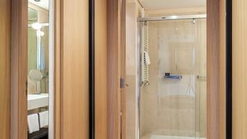 Double Room, 1 Queen Bed, Terrace, Beach View | Bathroom | Free toiletries, hair dryer, bidet, towels