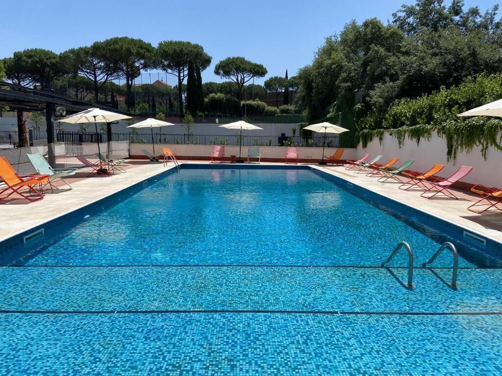 Seasonal outdoor pool