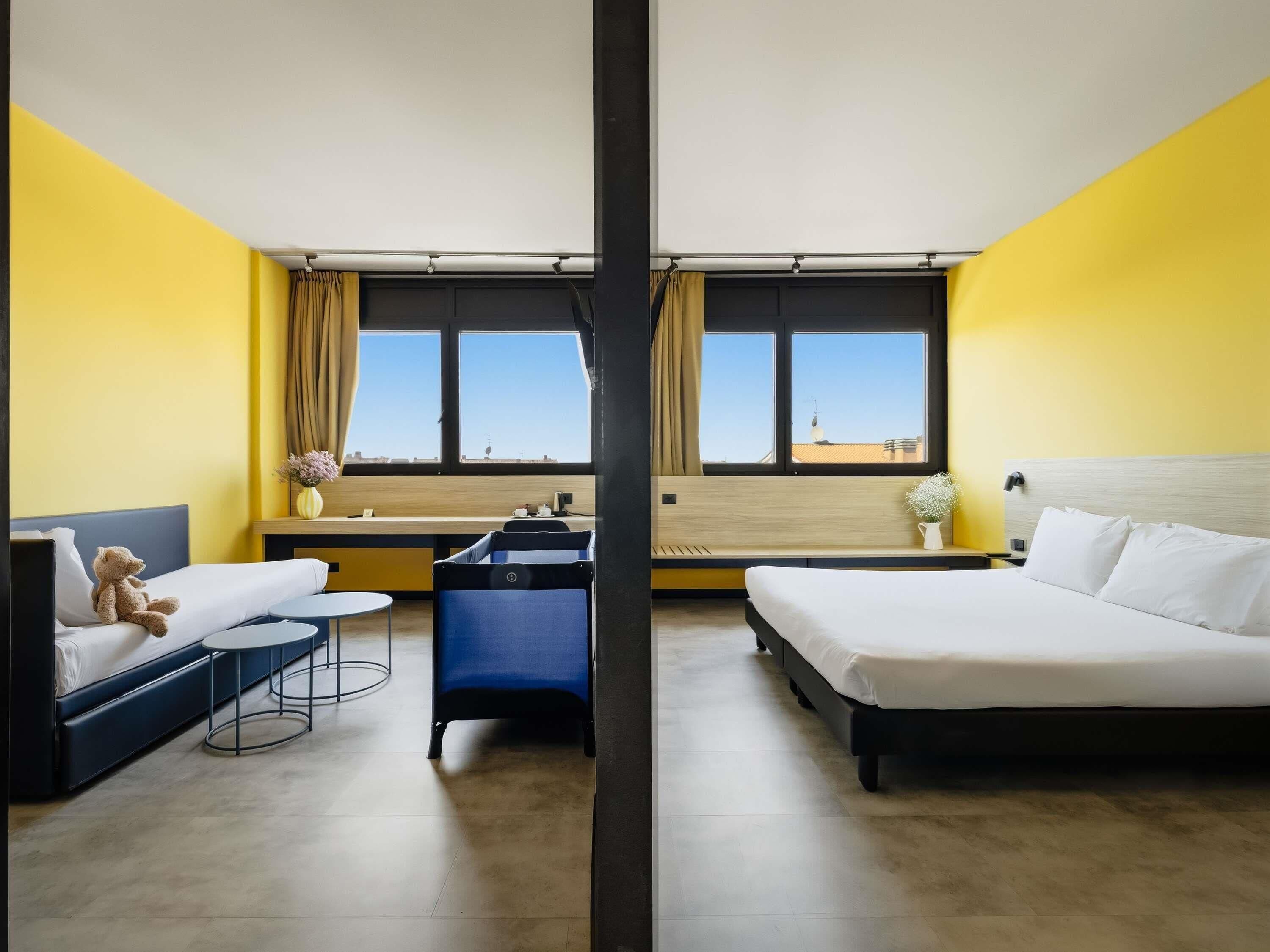 Junior-suite - 1 dobbeltseng | 1 soveværelse, premium-sengetøj, dundyner, minibar