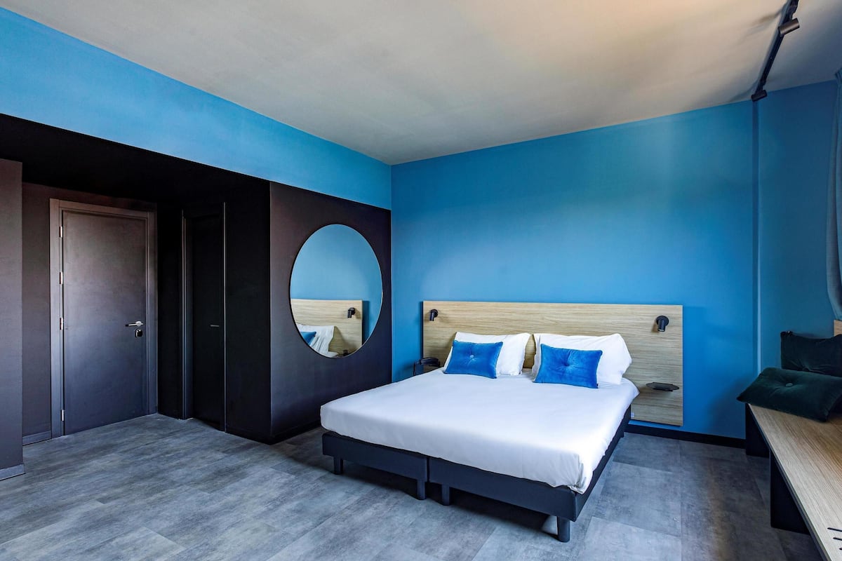 Familiekamer | 1 slaapkamer, luxe beddengoed, donzen dekbedden, een minibar