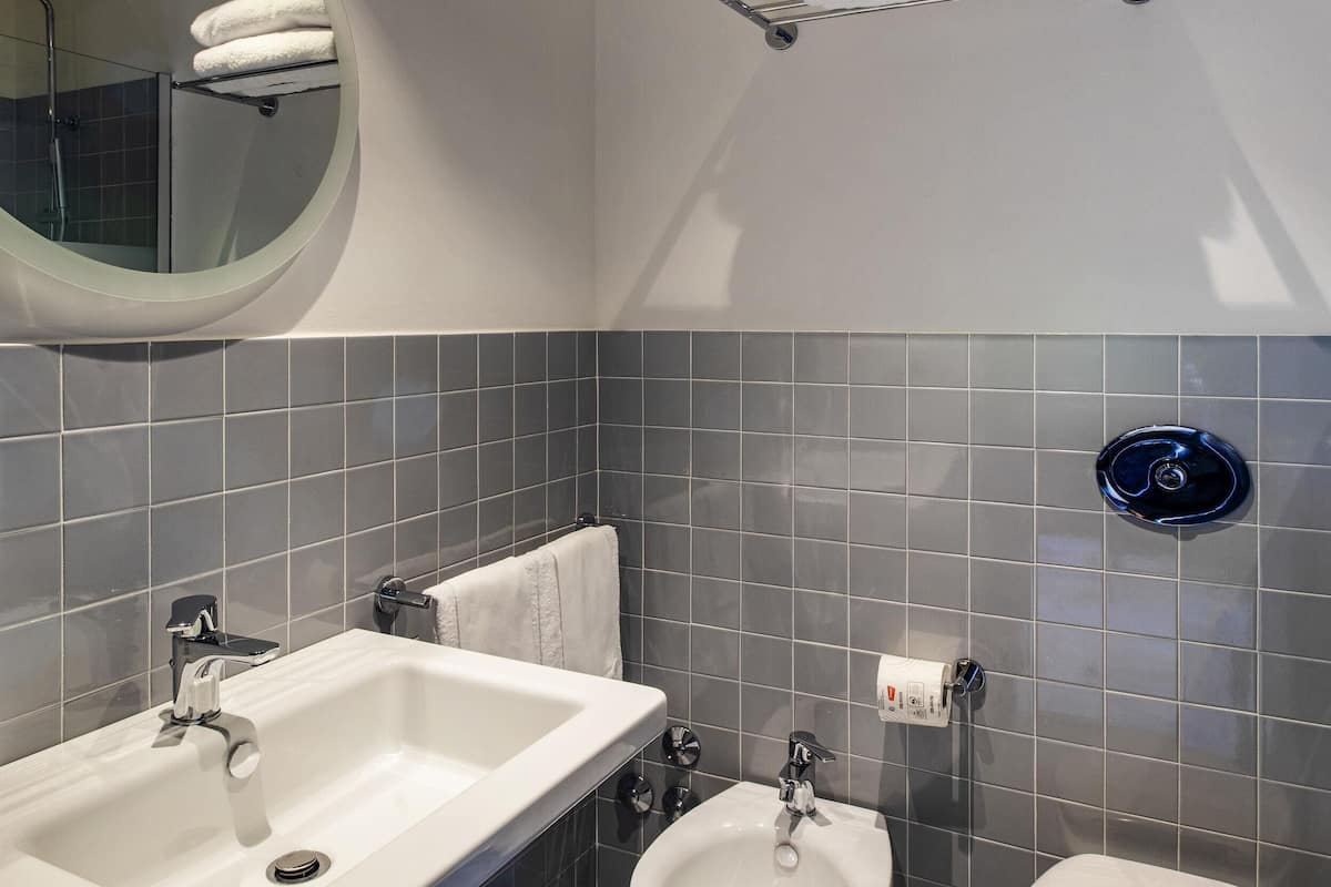 1 chambre, literie de qualité, couette en duvet, minibar