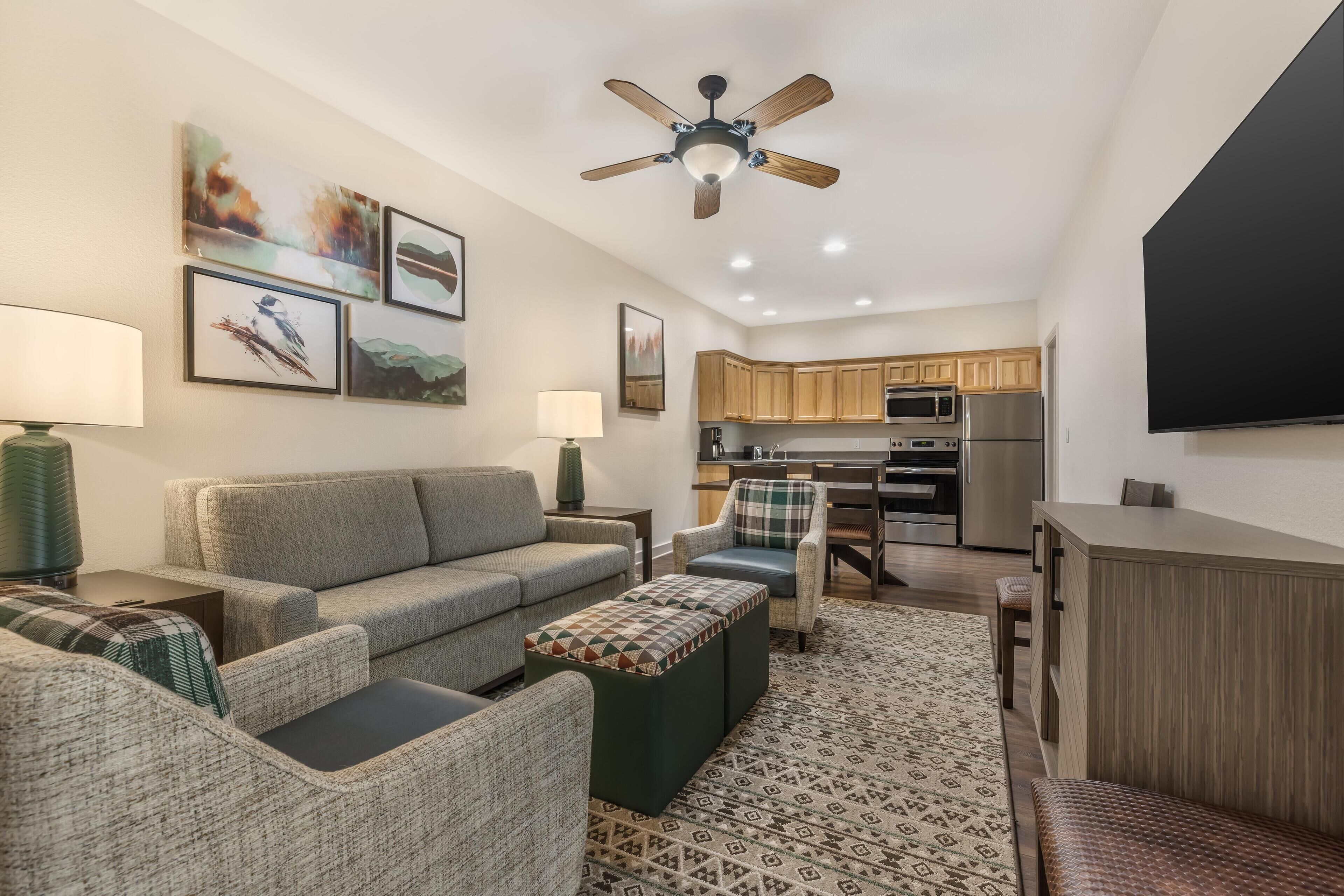 TV, peis, DVD-spiller og fotballspill