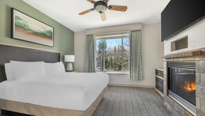 In-room safe, iron/ironing board, WiFi (free), bed sheets - Hilton Vacation Club Cedar Breaks Brian Head (Brian Head)