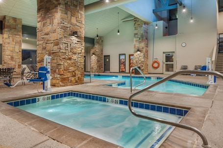 Una piscina techada. Hilton Vacation Club Cedar Breaks Brian Head