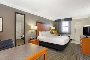 Premium bedding, desk, laptop workspace, blackout curtains - La Quinta Inn by Wyndham Denver Golden (Golden)