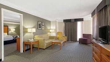 Suite, 1 cama King size, para no fumadores | Ropa de cama de alta calidad y escritorio