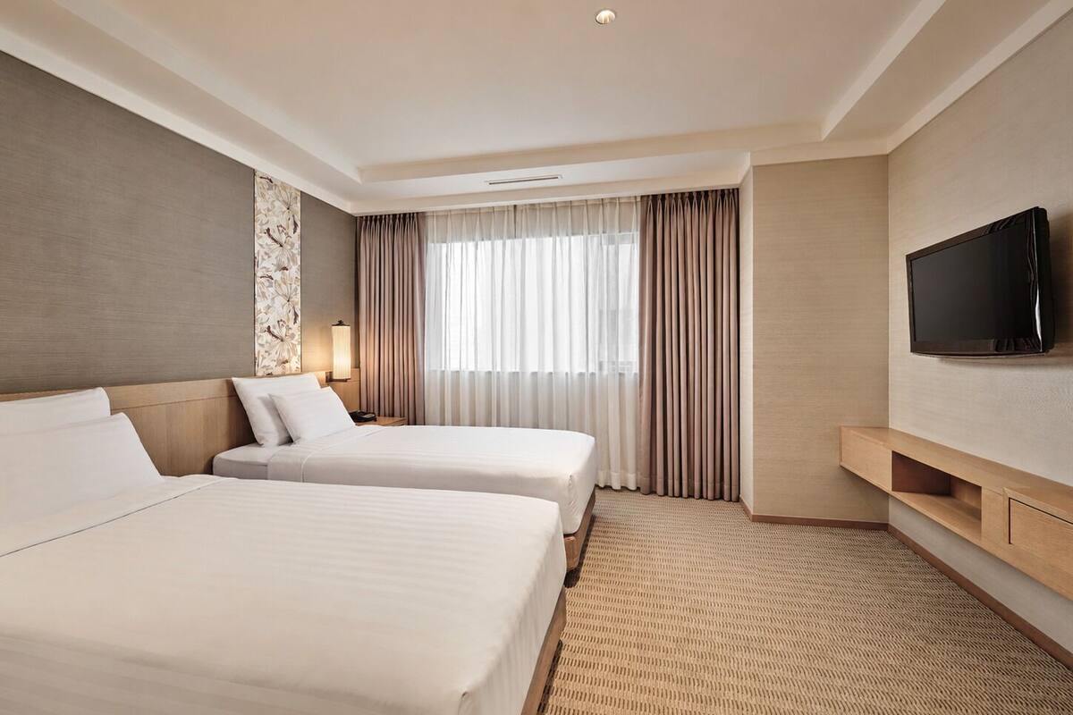 Roupas de cama premium, edredons de pluma, cofres nos quartos