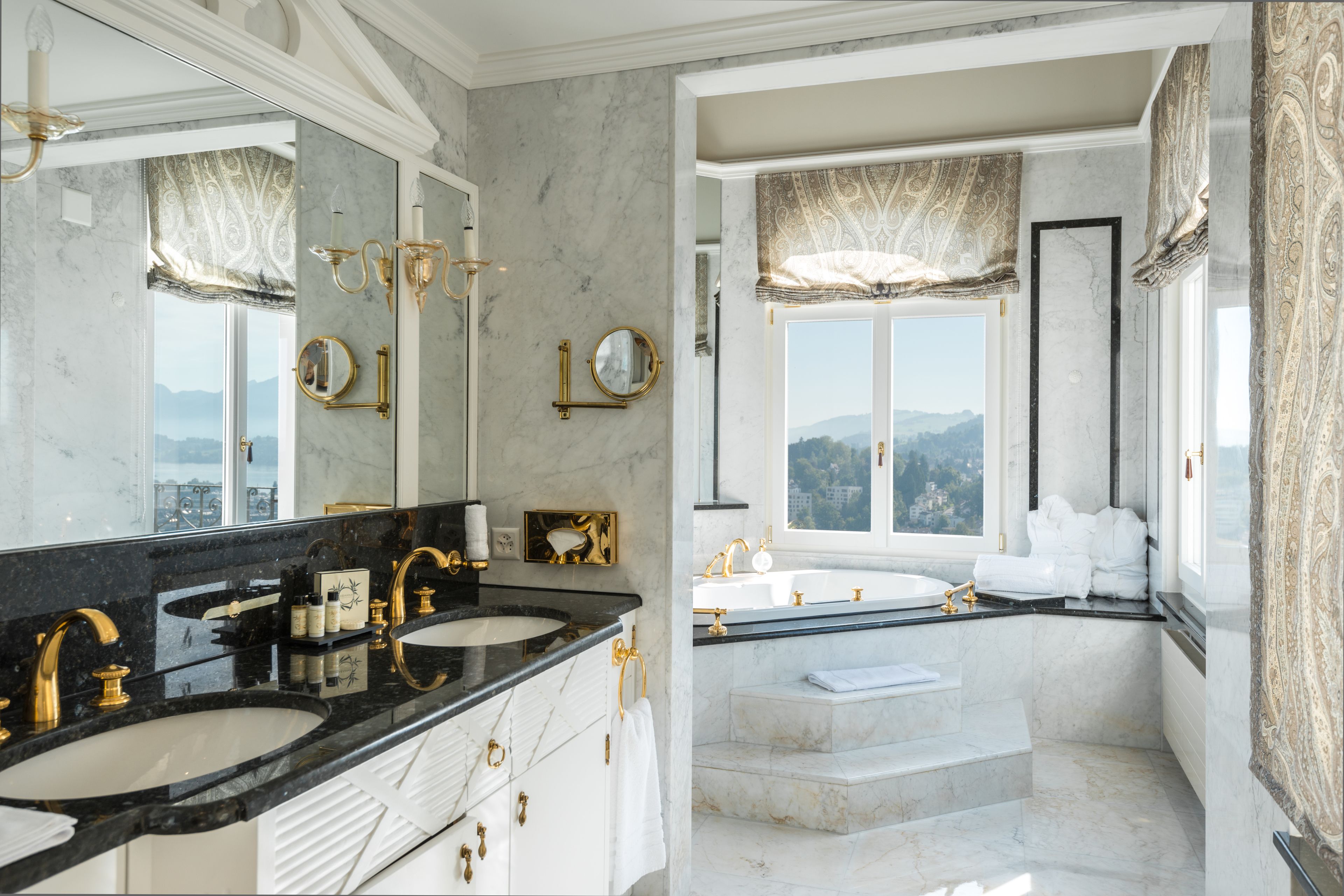 suite, terrace, lake view | bathroom | free toiletries, hair dryer, bathrobes, slippers