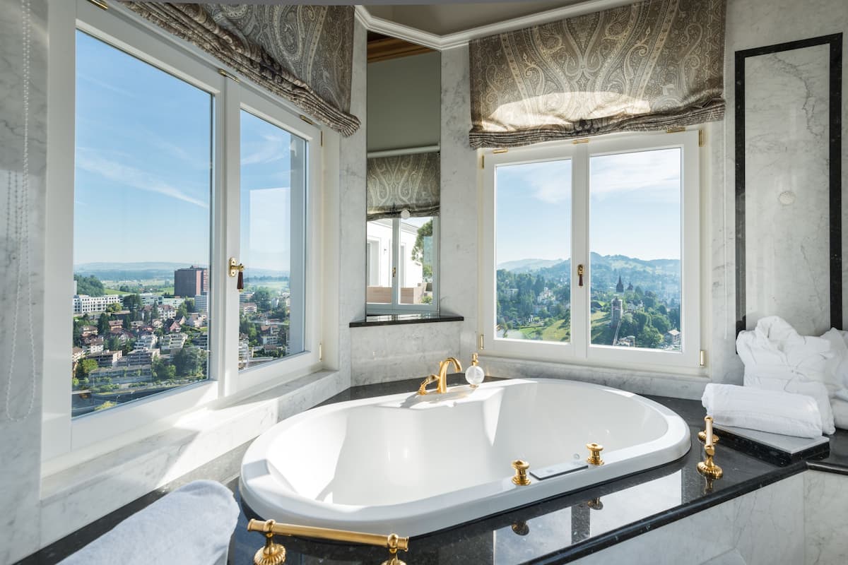 suite, terrace, lake view | deep-soaking bathtub