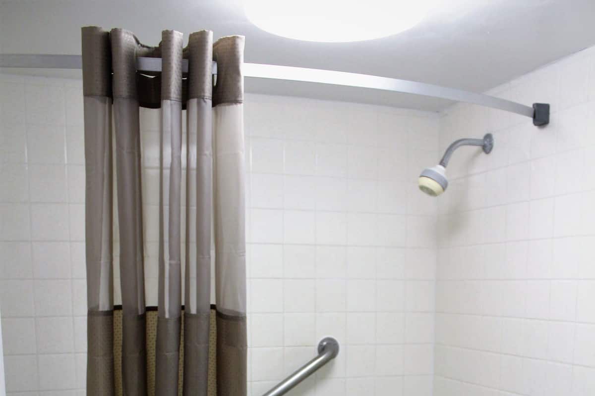 淋浴/浴缸二合一、全浸式浴缸、毛巾