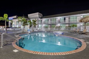 Piscine extérieure